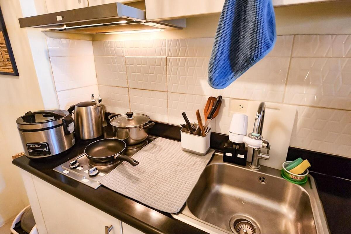 Boho View 1br In Makati With Netflix Apartment Manila