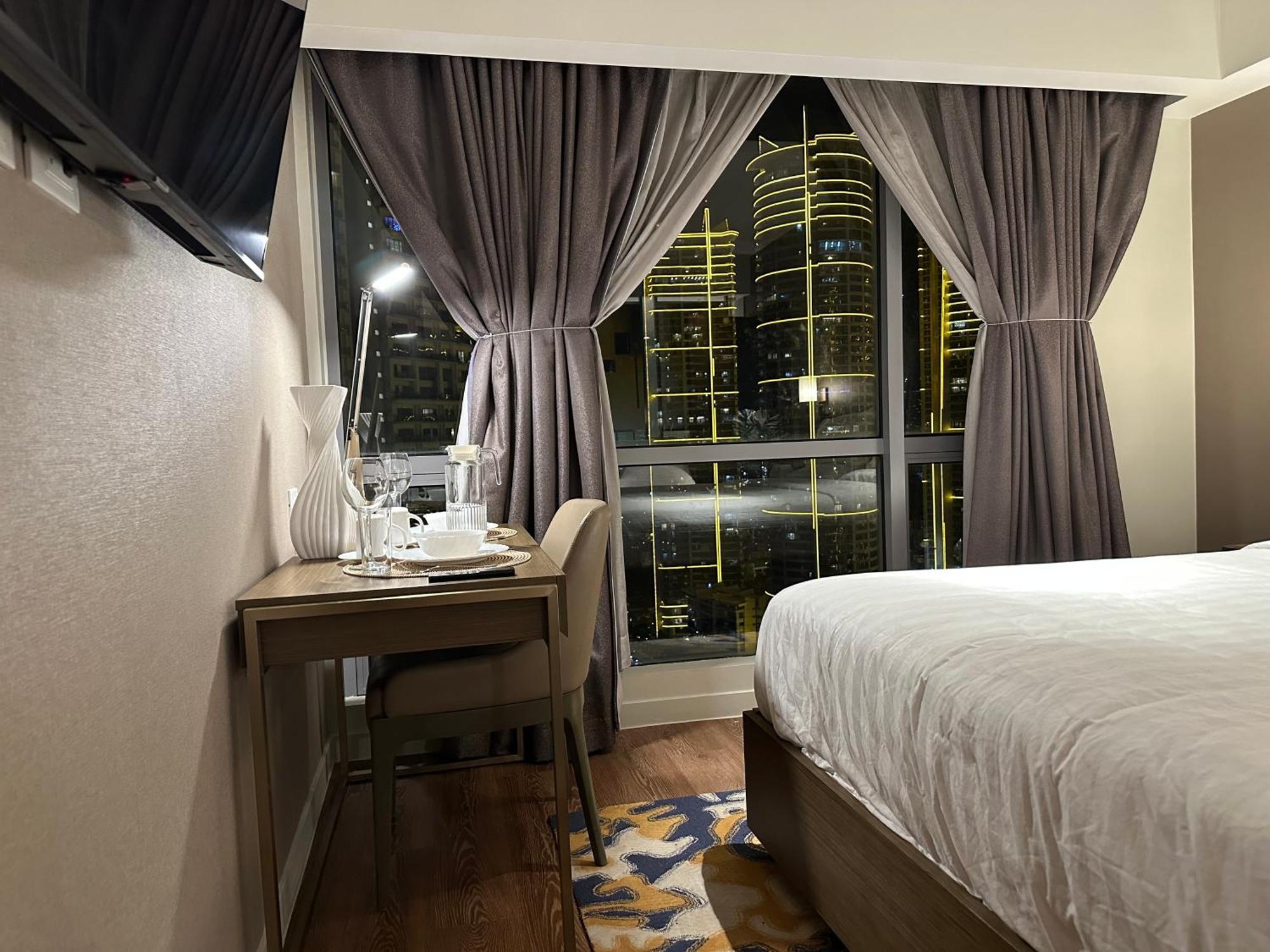 Apartment Standard Rockwell Skylineview King By Premiumstayph *