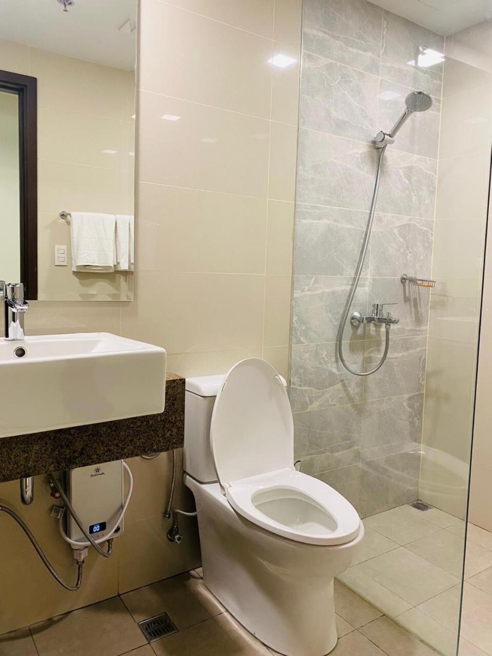 Savvy Combined 6br Near Okada *