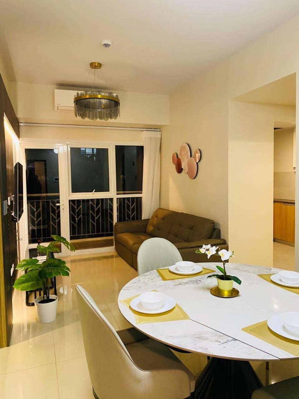 Savvy Combined 6br Near Okada Apartment