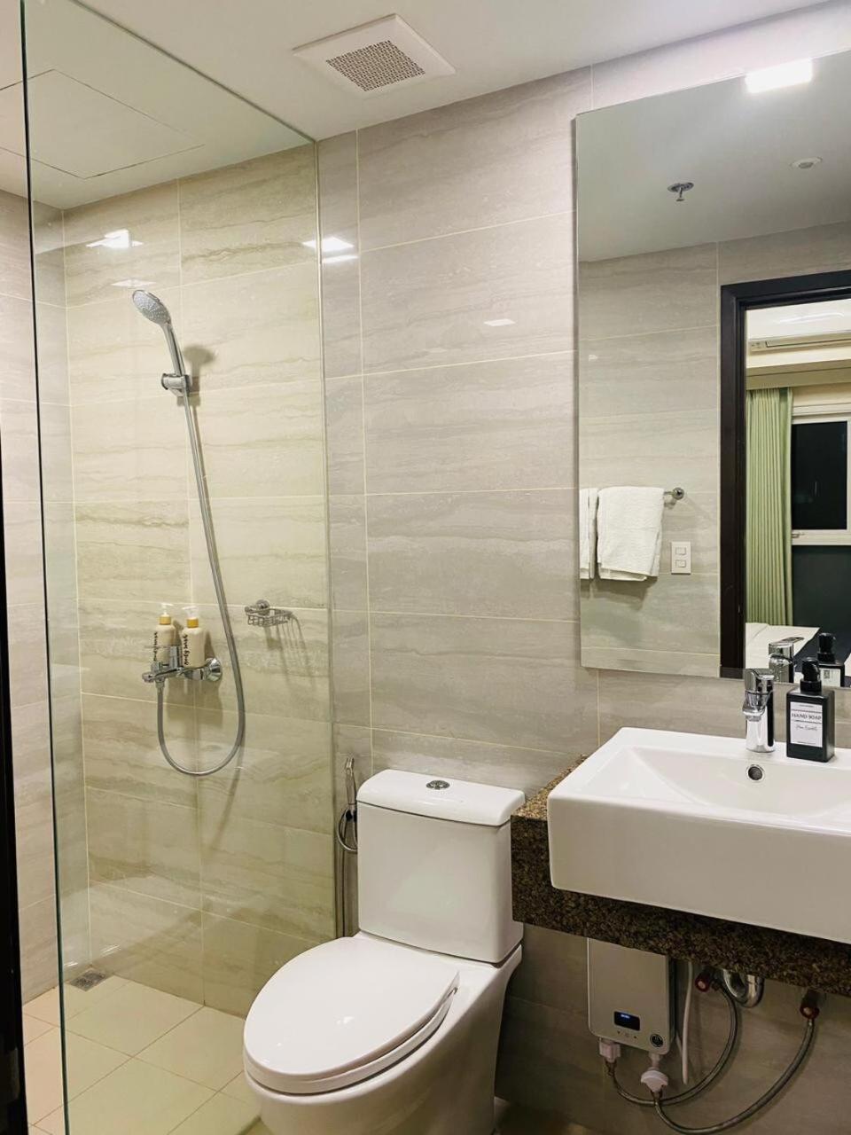 Savvy Combined 6br Near Okada *
