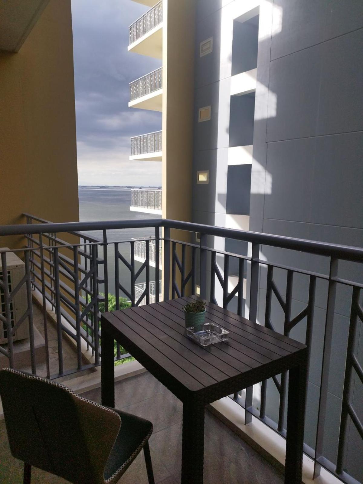 Savvy Combined 6br Near Okada Apartment Manila
