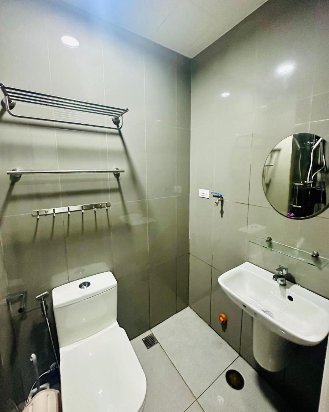 Fully Furnished One-bedroom Unit With Balcony And A Beautiful View Aparthotel