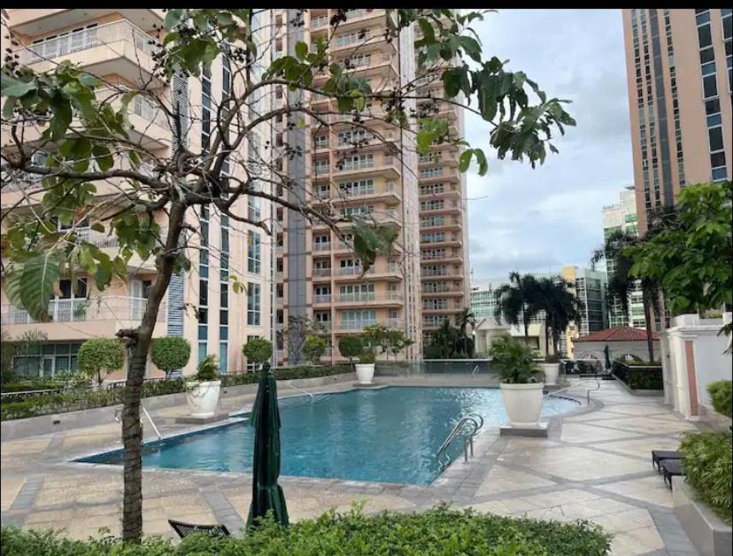 Cozy At Venice Luxury Bgc * Manila