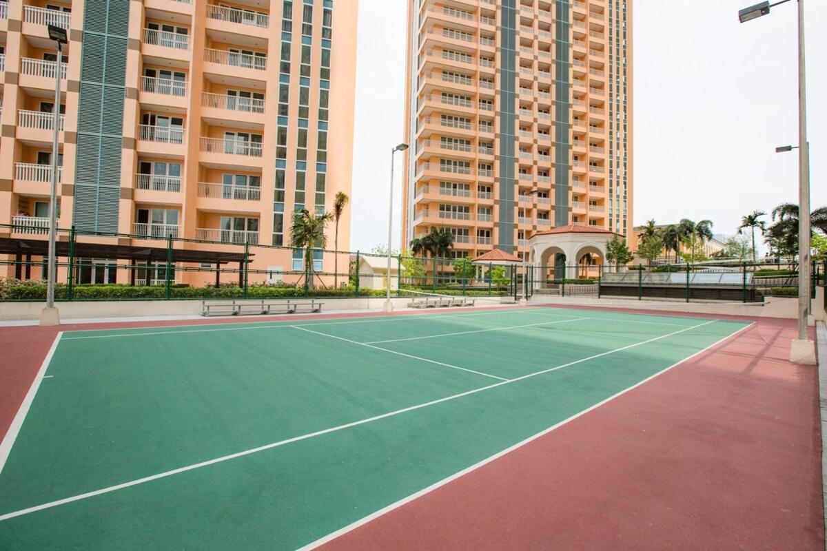 Apartment Cozy At Venice Luxury Bgc Manila