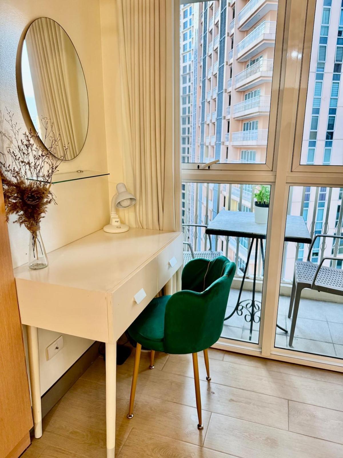 Cozy At Venice Luxury Bgc Apartment