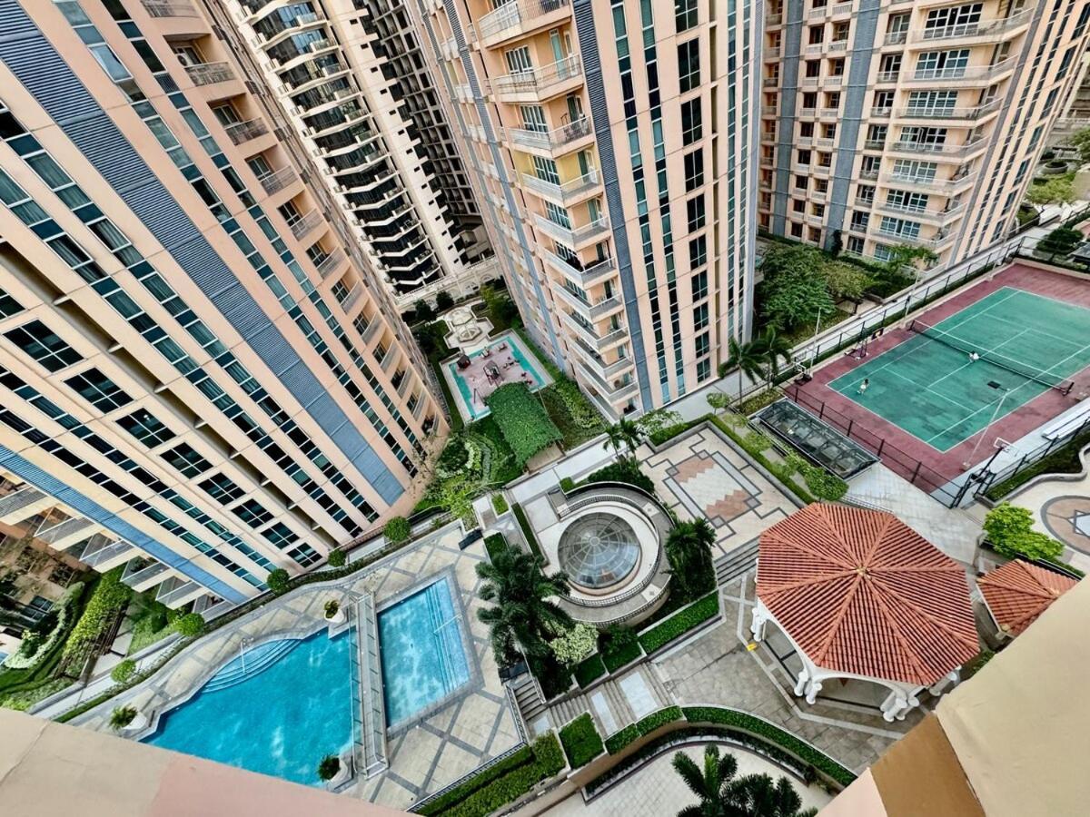 Apartment Cozy At Venice Luxury Bgc