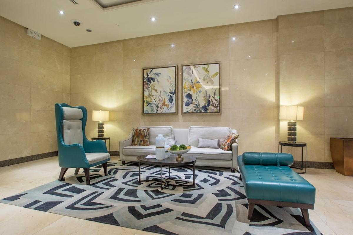 Apartment Cozy At Venice Luxury Bgc *
