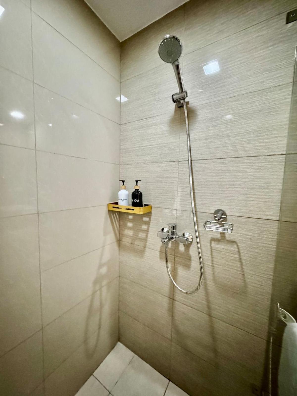 Apartment Cozy At Venice Luxury Bgc Manila