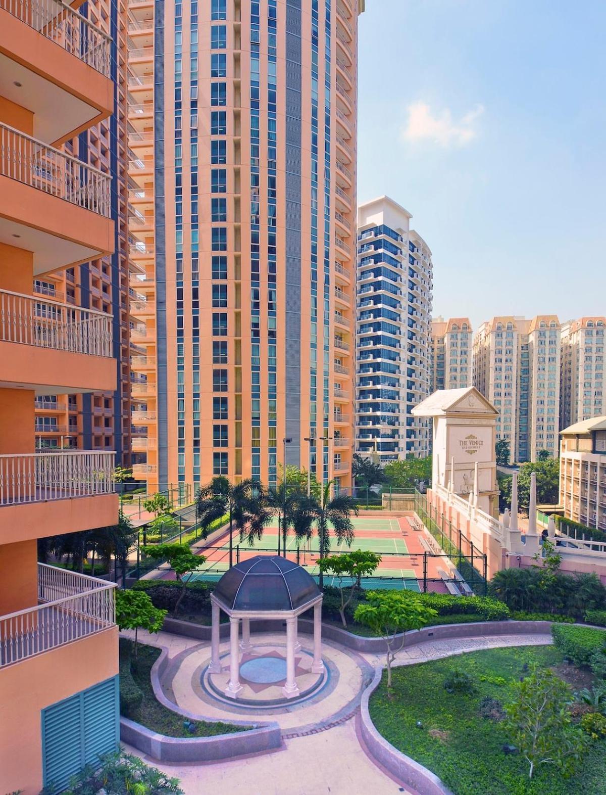 Apartment Cozy At Venice Luxury Bgc *