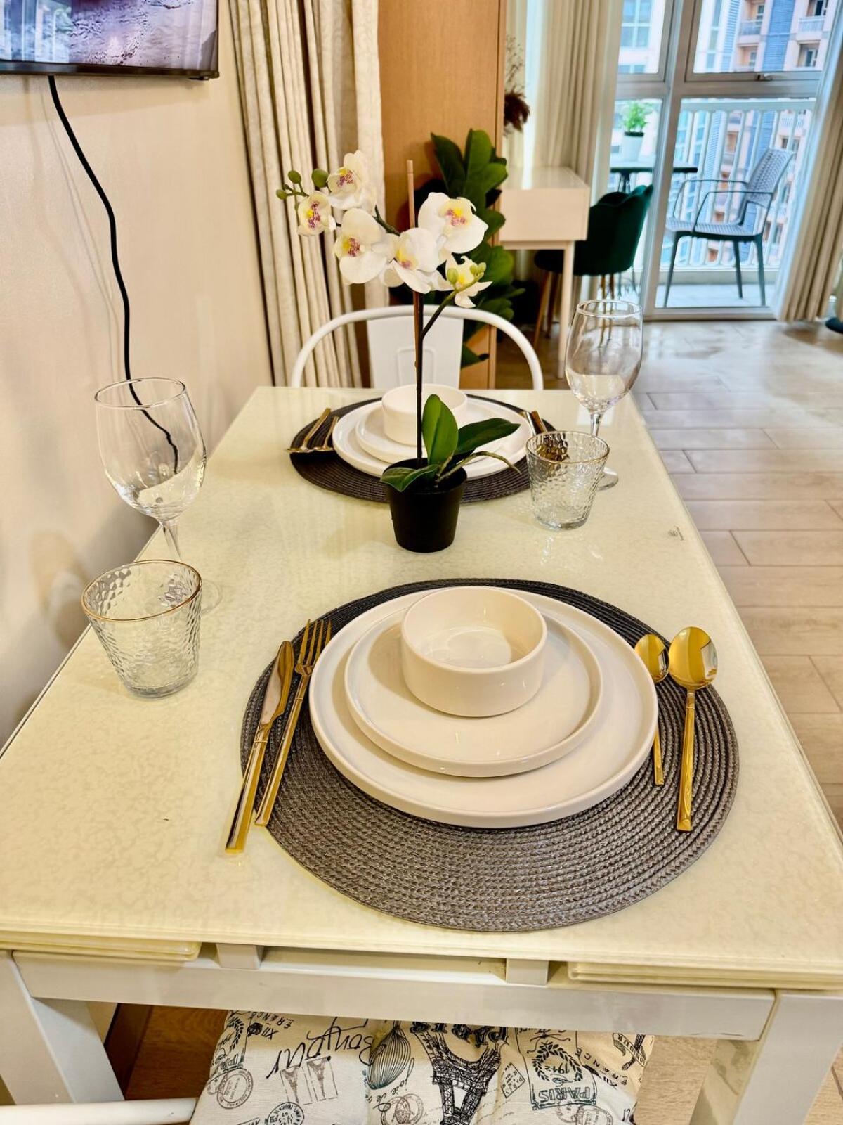 Apartment Cozy At Venice Luxury Bgc *