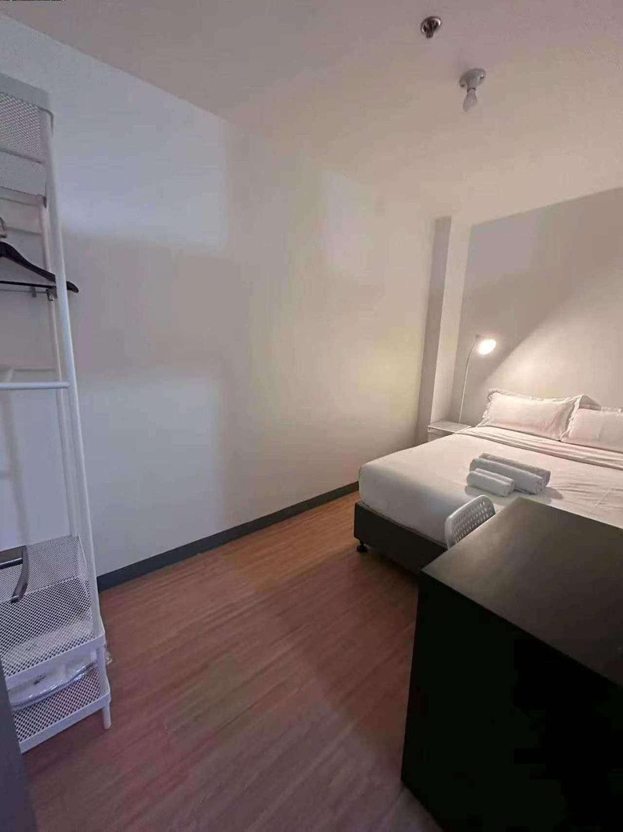 I Apartment *