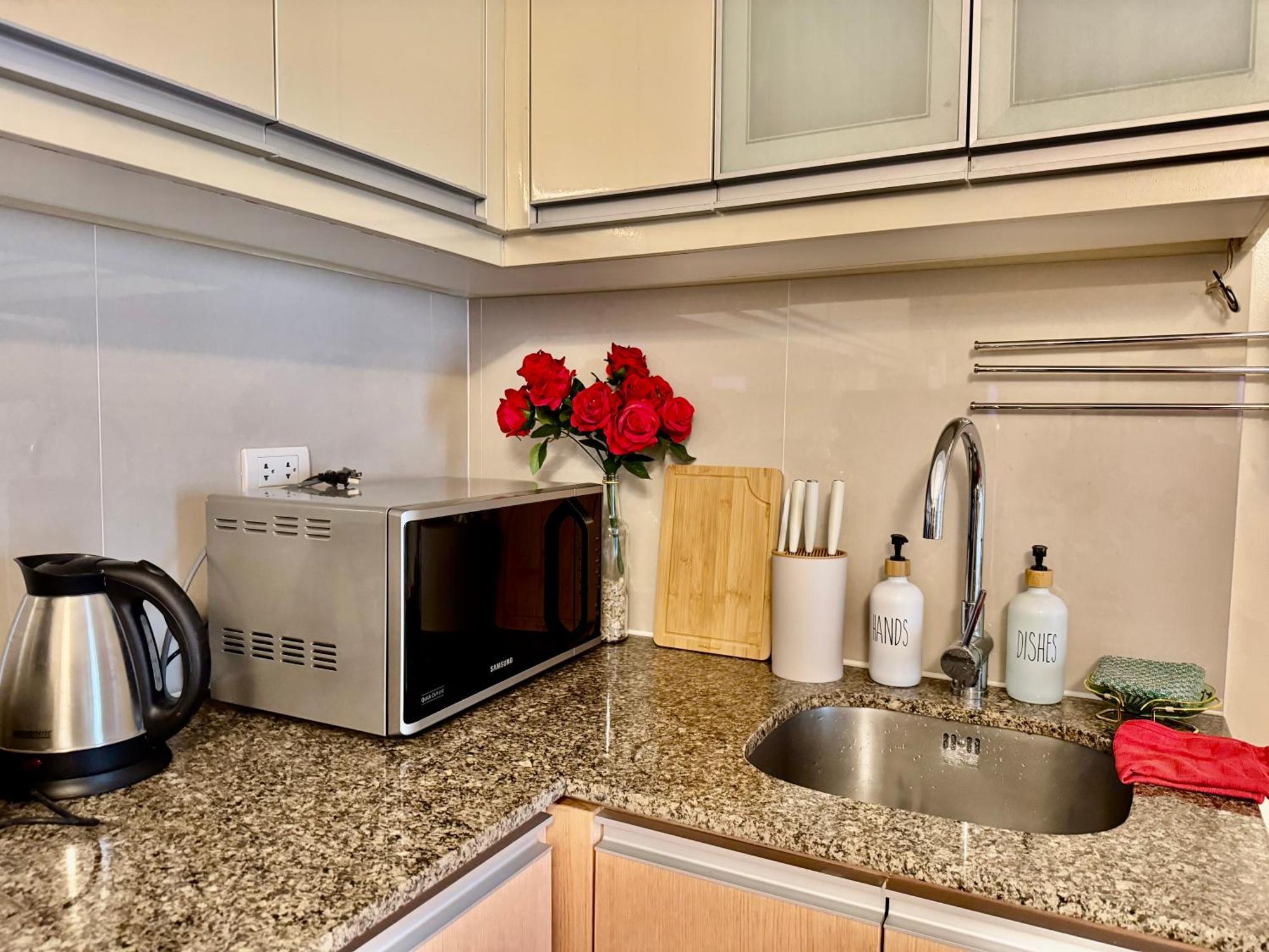 Cozy At Venice Luxury Bgc Apartment *
