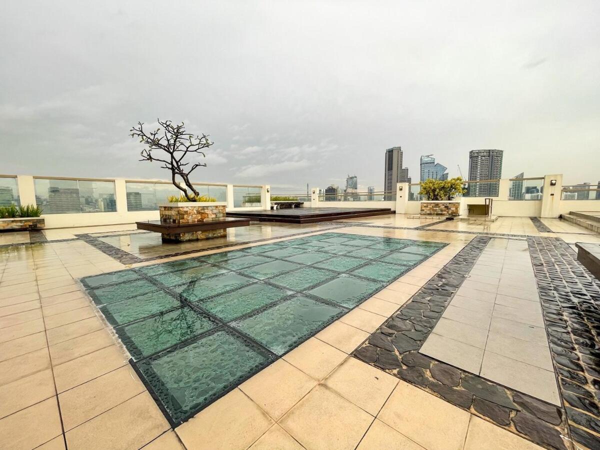 Near Pobla Makati