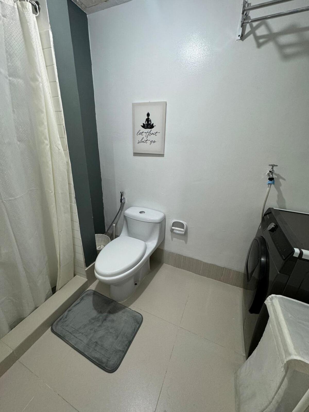 Near Pobla Makati Apartment *