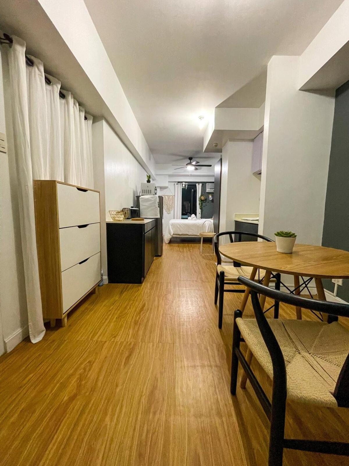 Near Pobla Makati Apartment