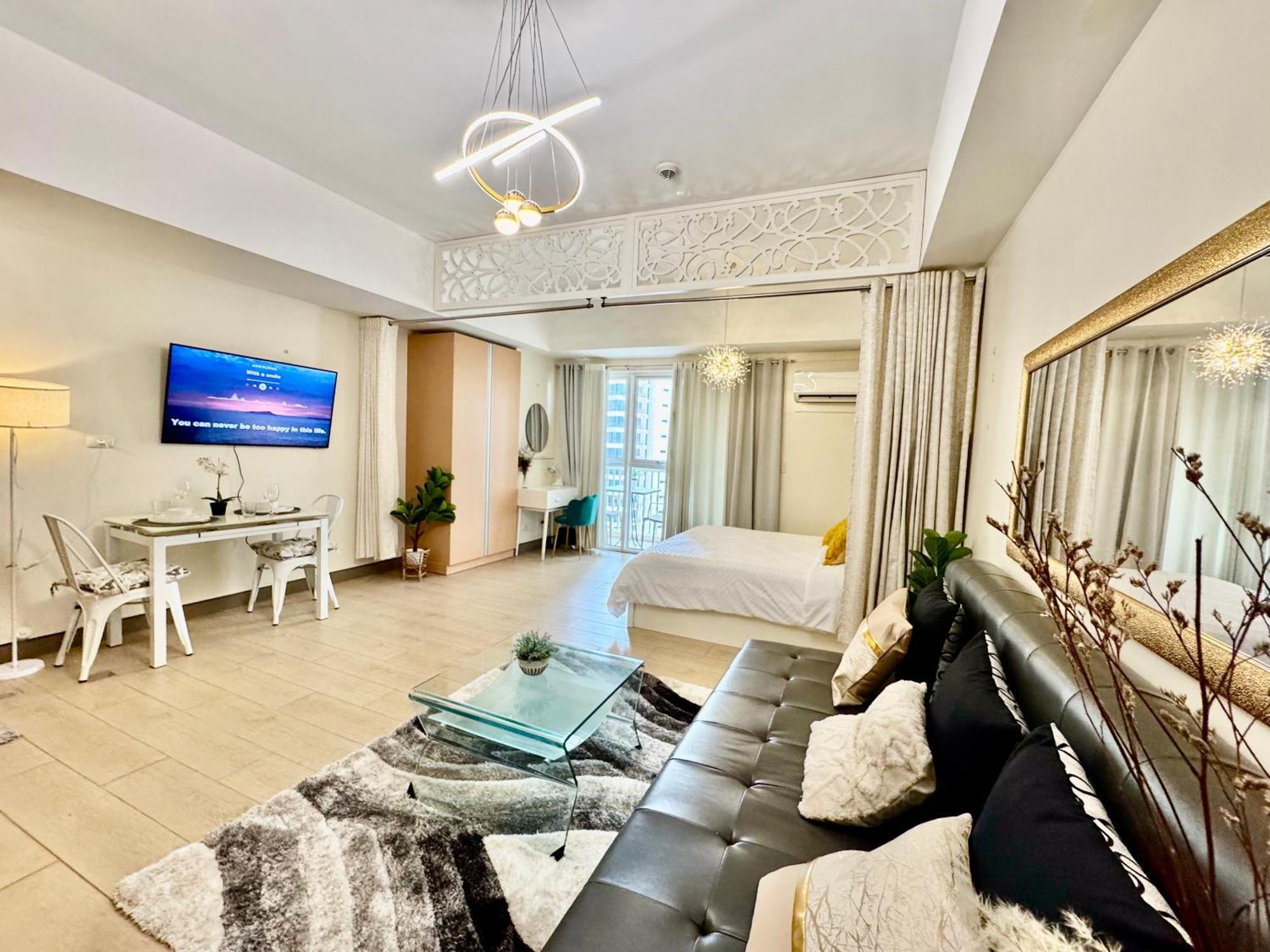 Cozy At Venice Luxury Bgc Manila
