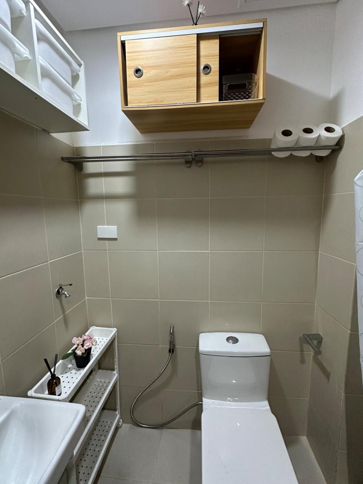 1br Ayala Makati At Lush Residences Apartment *