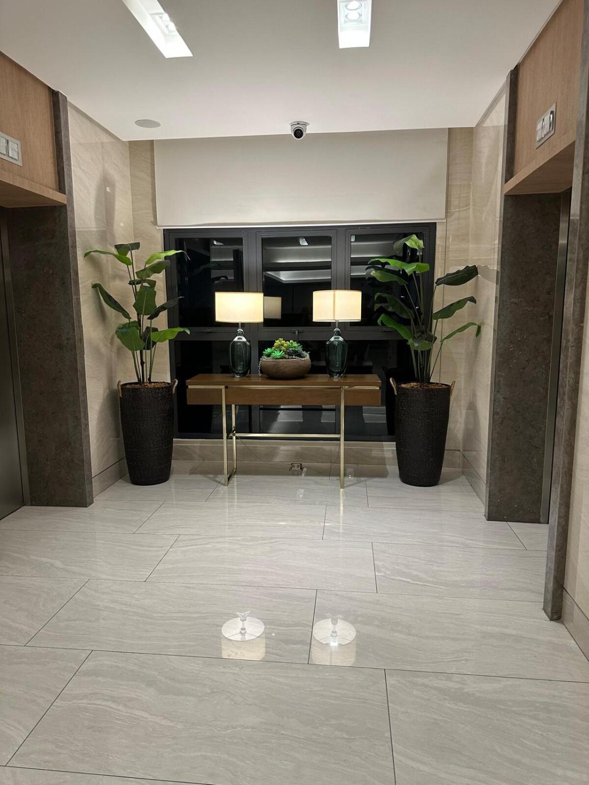 1br Ayala Makati At Lush Residences *