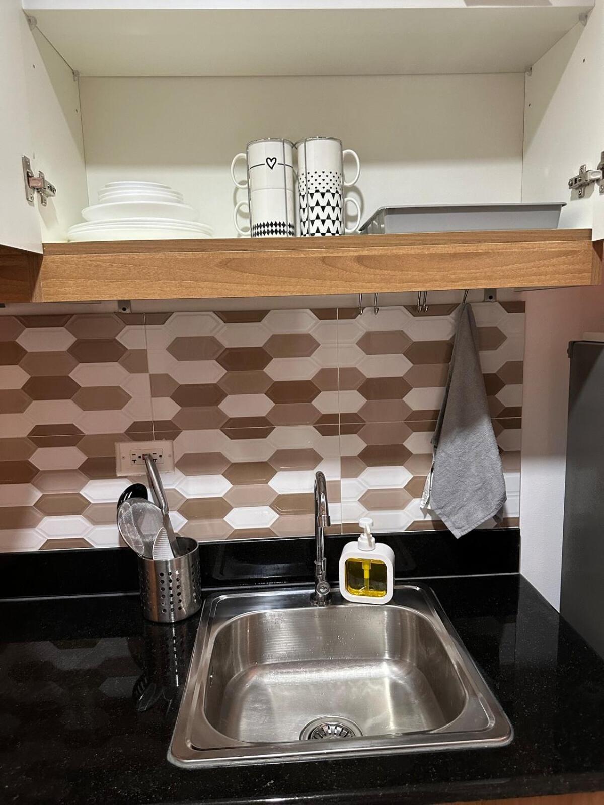 Apartment 1br Ayala Makati At Lush Residences