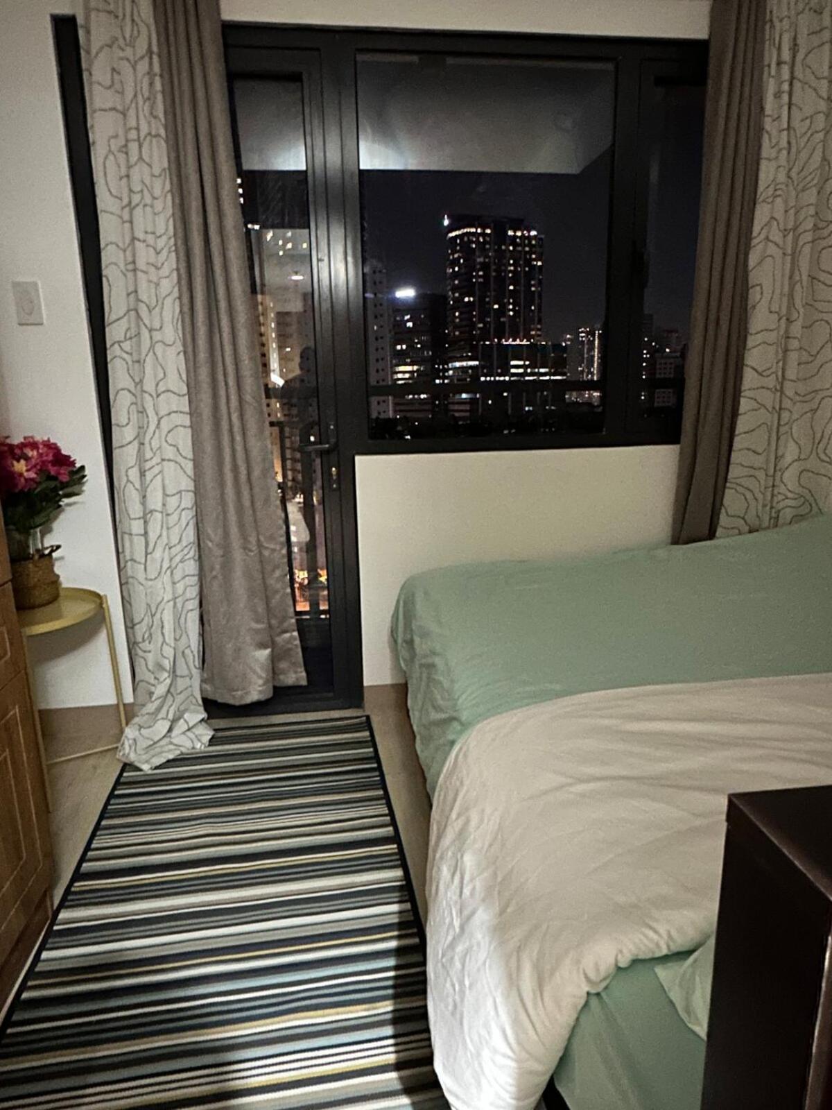1br Ayala Makati At Lush Residences *