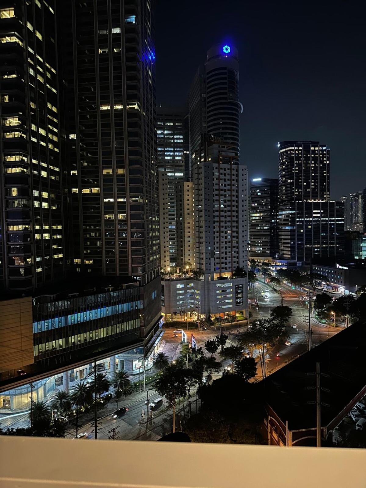 1br Ayala Makati At Lush Residences * Manila