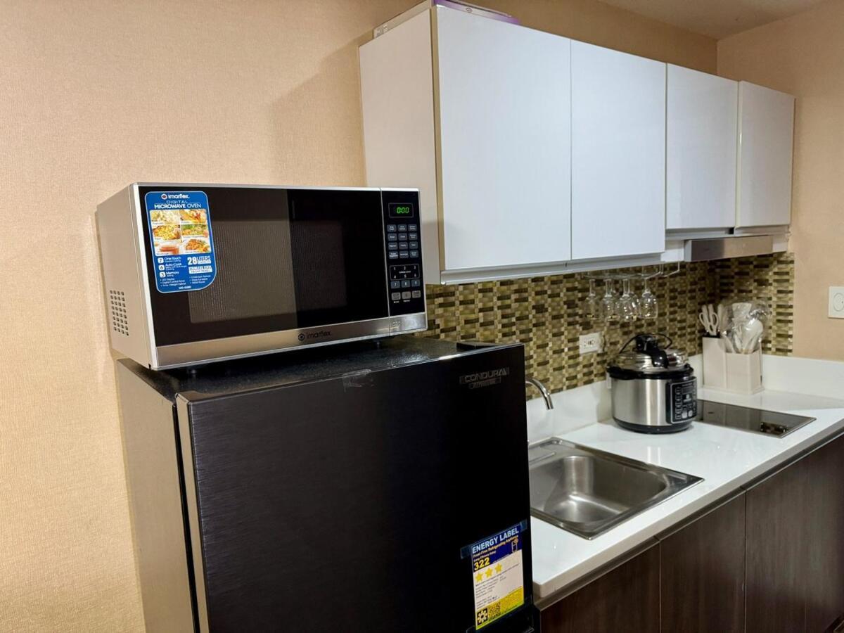 Heavenly Italian Rome Air Makati Gym Swim Park 300 Apartment *