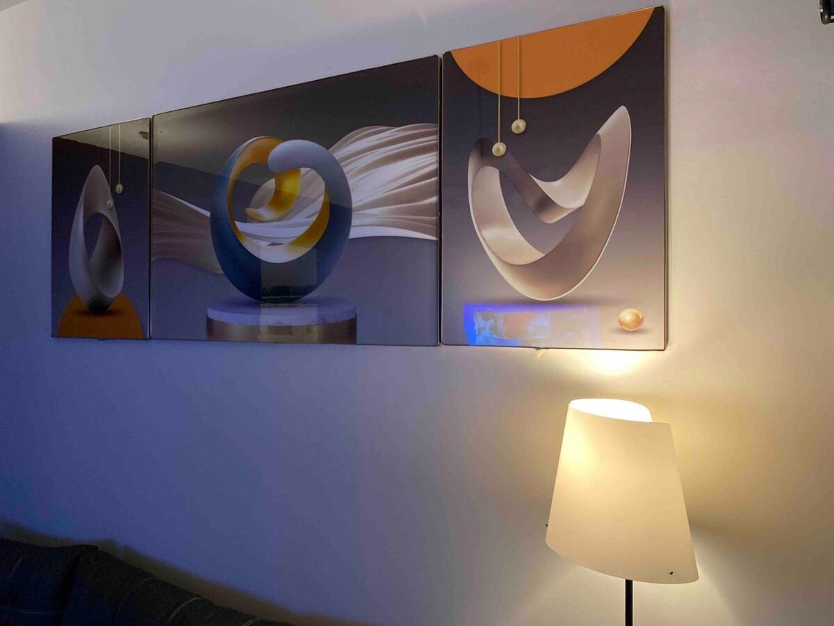 Cosmo Nest Air Skyline One Br Makati 2270 Gym Swim Park 300 Mbps Apartment *