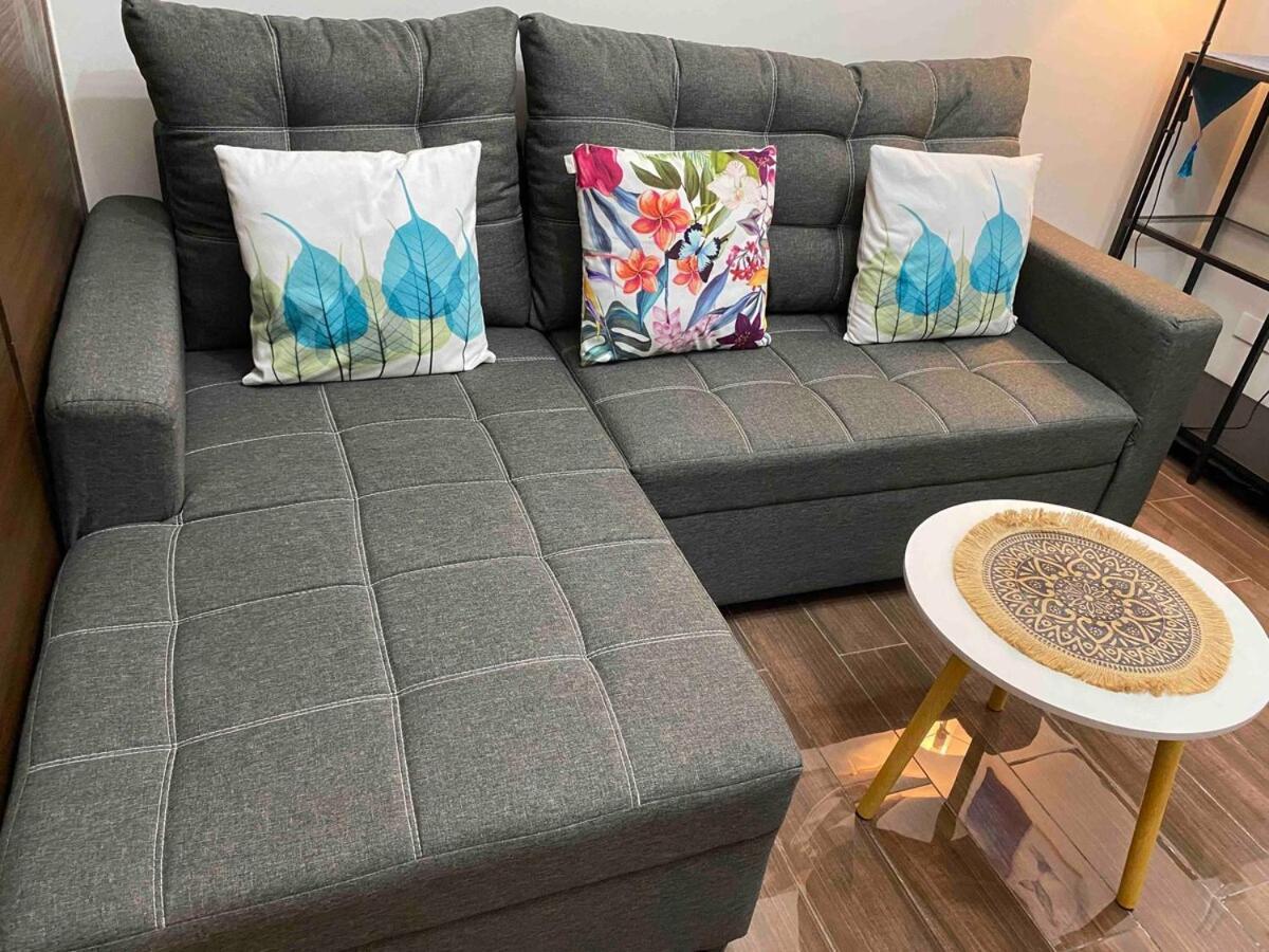 Cosmo Nest Air Skyline One Br Makati 2270 Gym Swim Park 300 Mbps Apartment