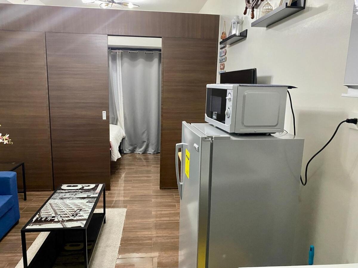 Cruise Ship Escape Makati 300 Mbps Gym Swim Park 2271 Apartment Manila
