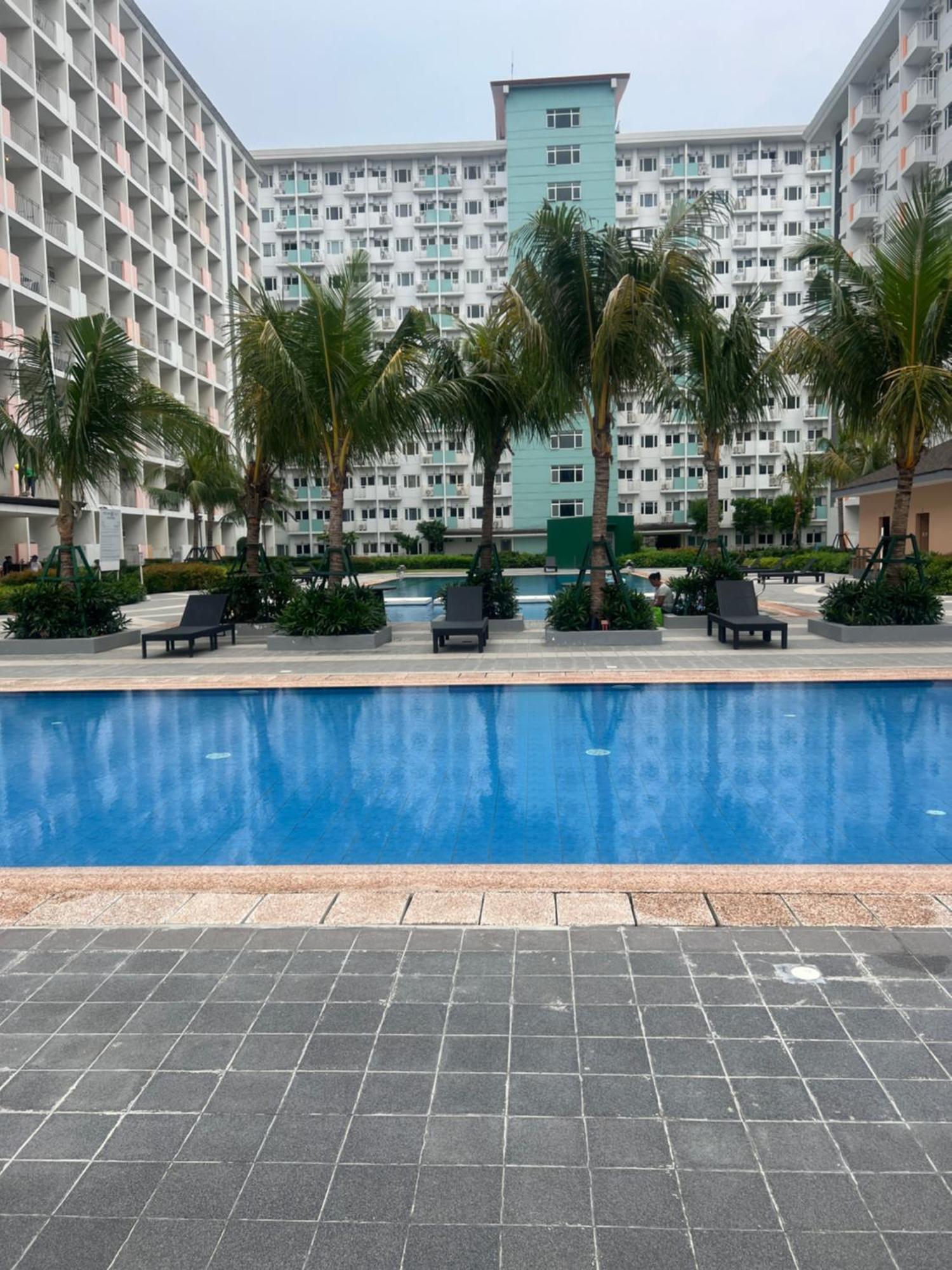 Field Residences Near Airport Apartment
