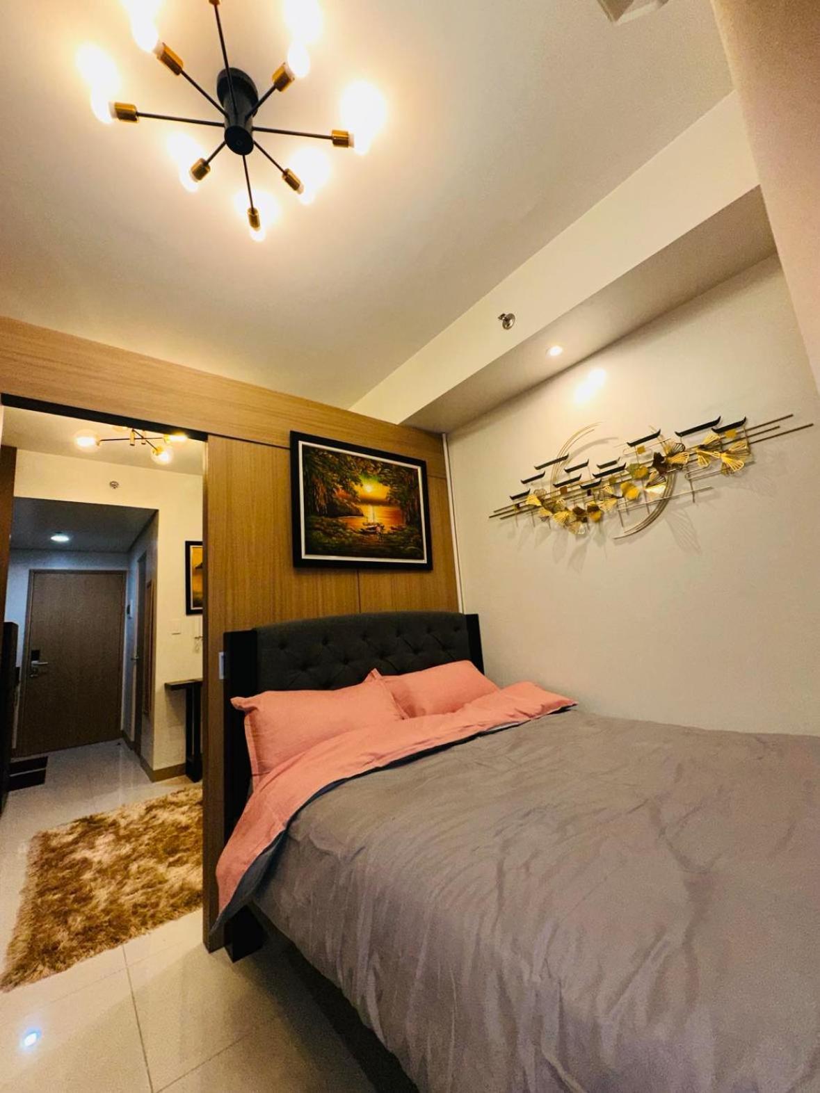 Aparthotel Arq Staycation - Red Residences Makati