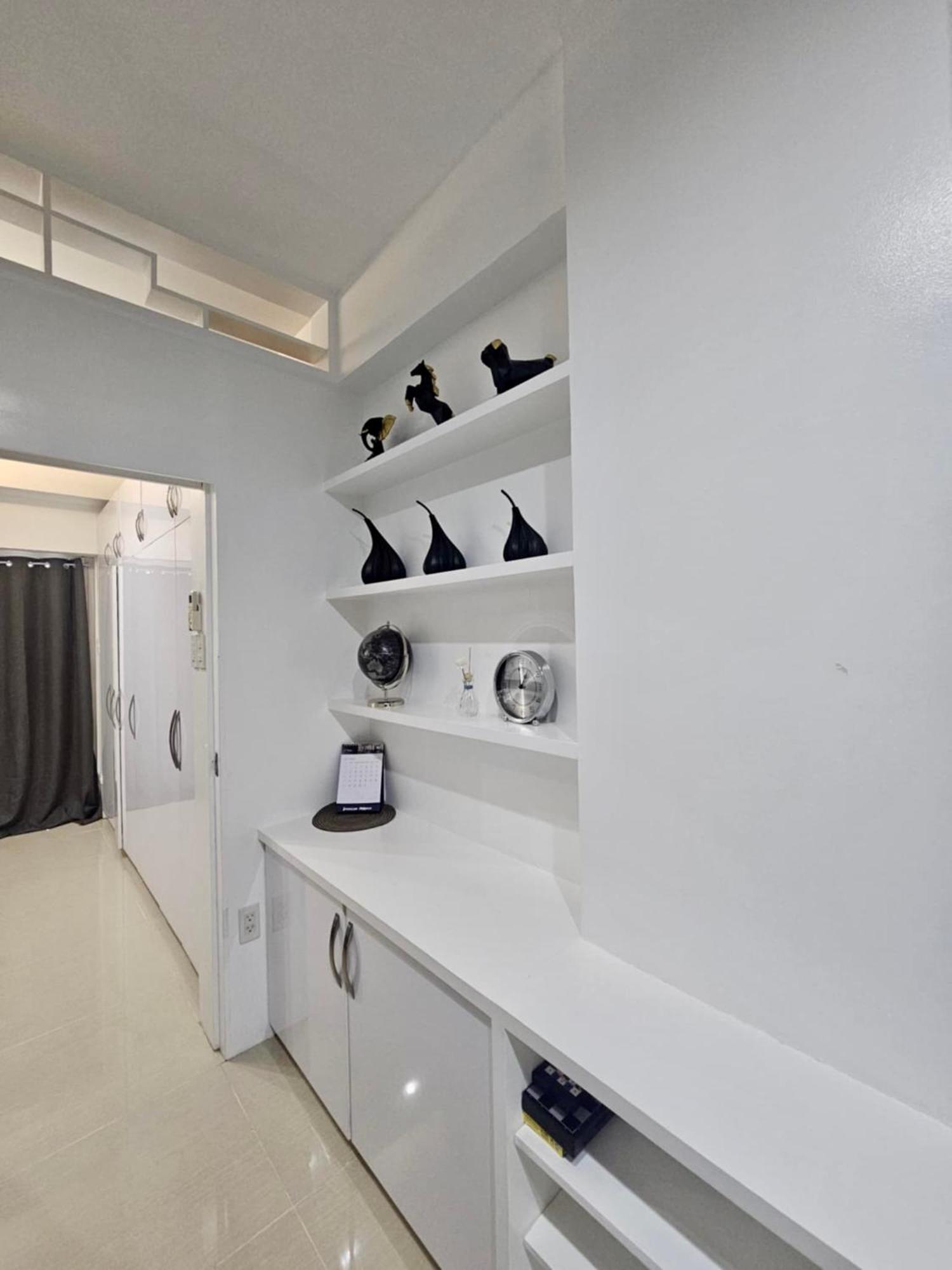 Aparthotel White House Staycation By Trixie Datiles *