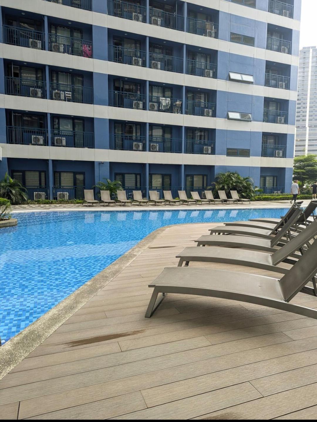 1 Bedroom Cozy Escape Apartment Manila