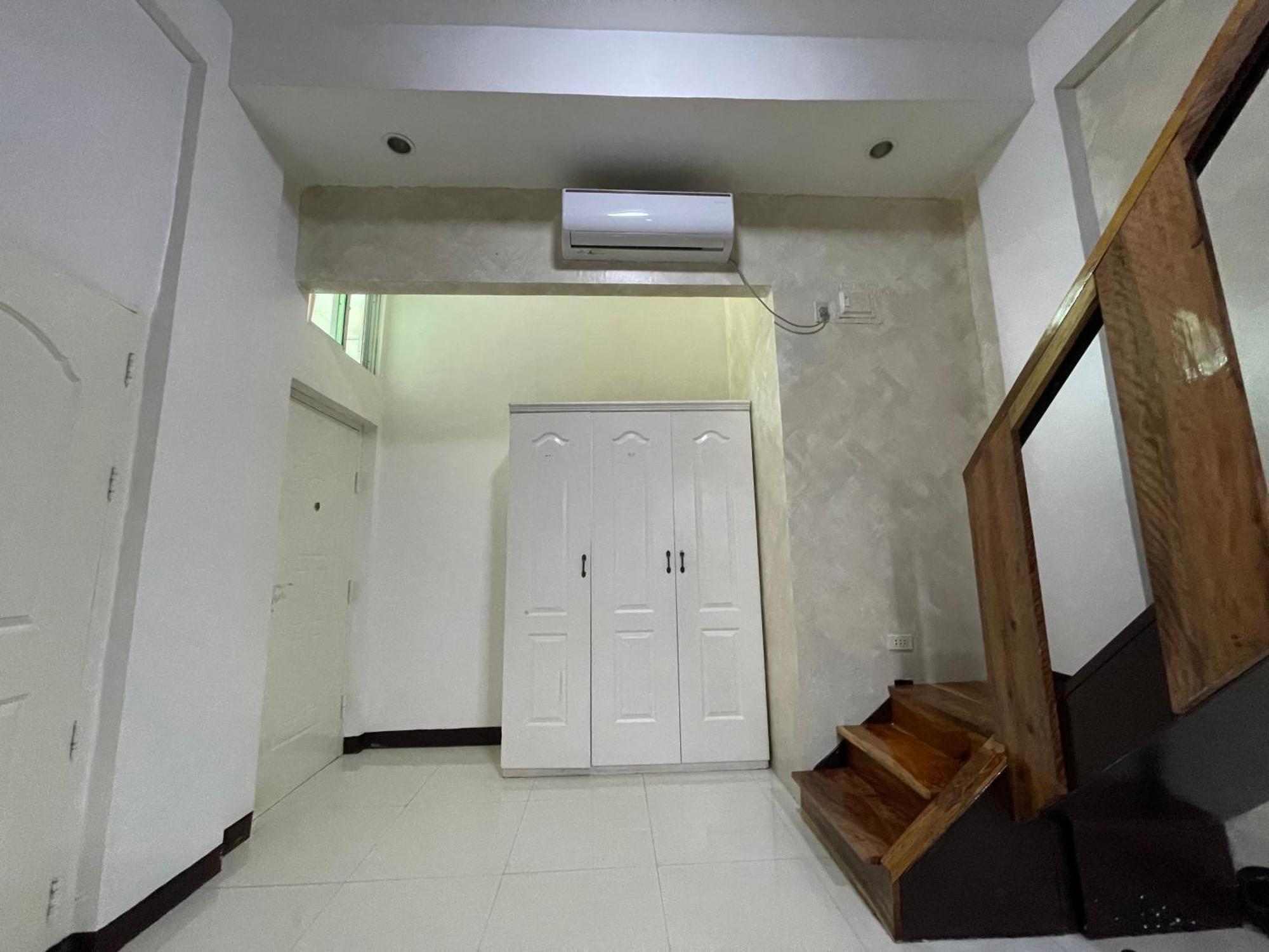 1-br Spacious Lofted Near Bgc Taguig Manila