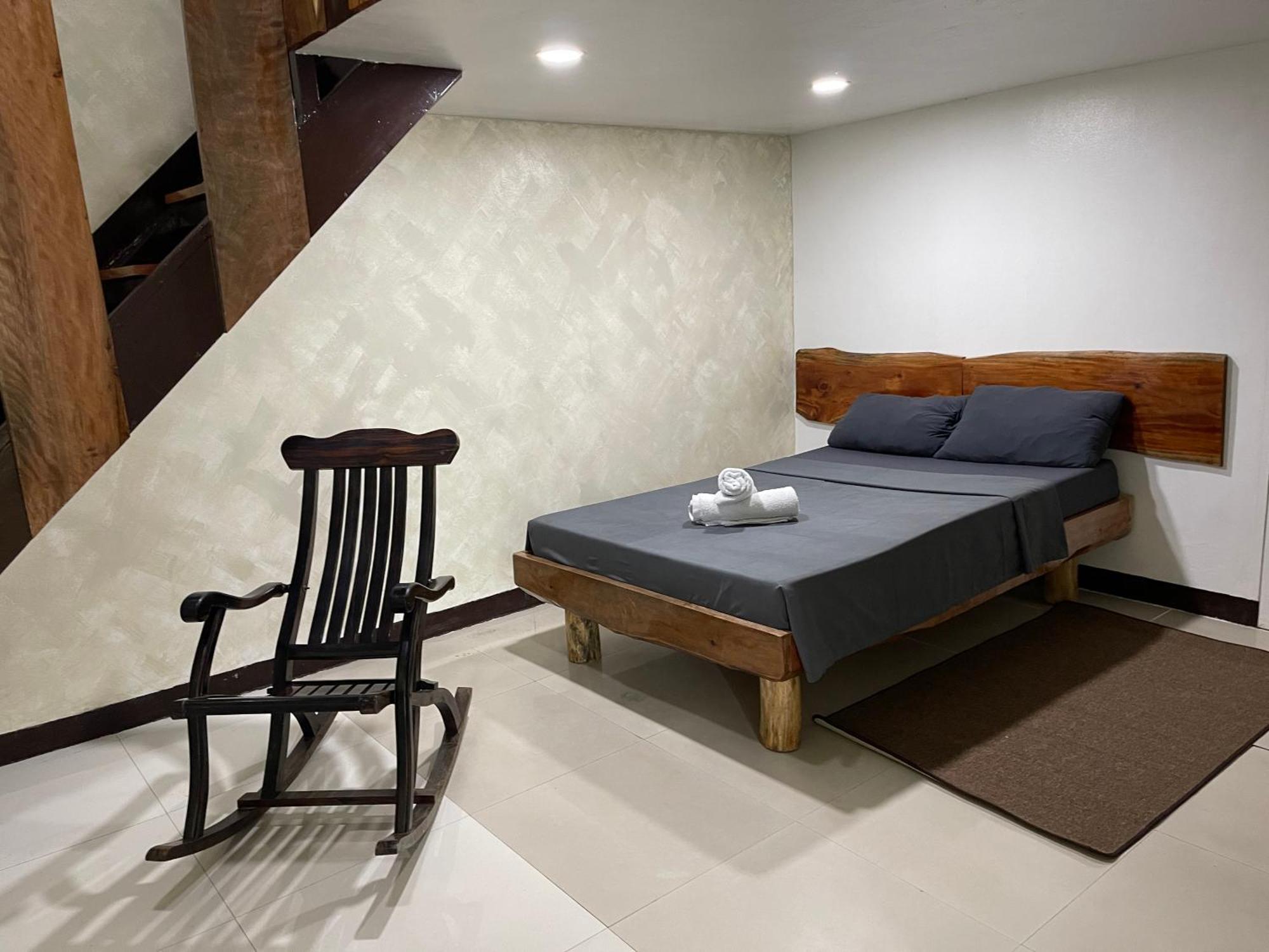 1-br Spacious Lofted Near Bgc Taguig