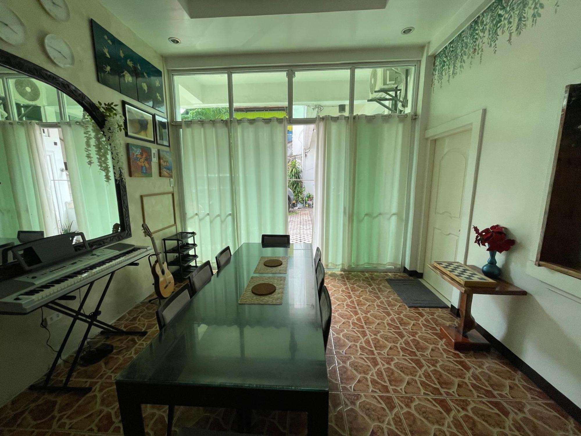 1-br Spacious Lofted Near Bgc Taguig Apartamento *
