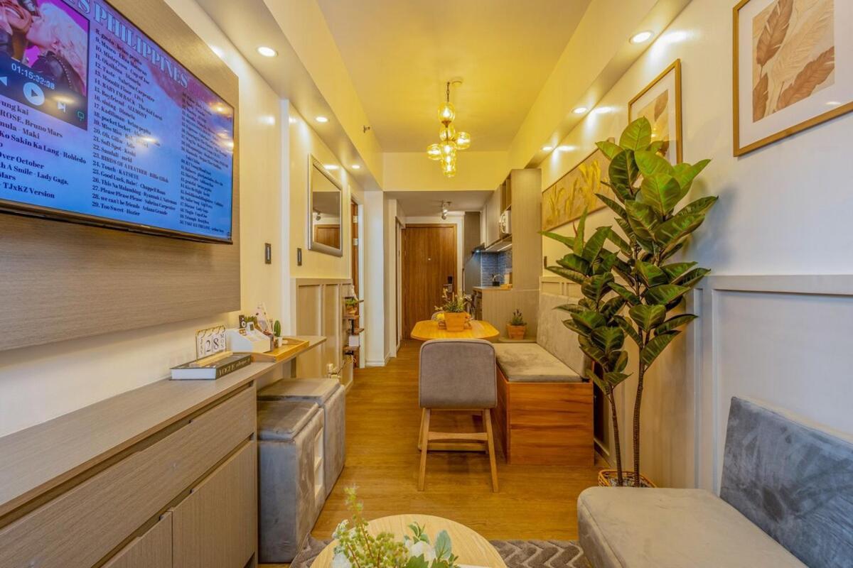 Stylish Luxe 1 Bedroom Near Naia - Free High Speed Wifi * Manila