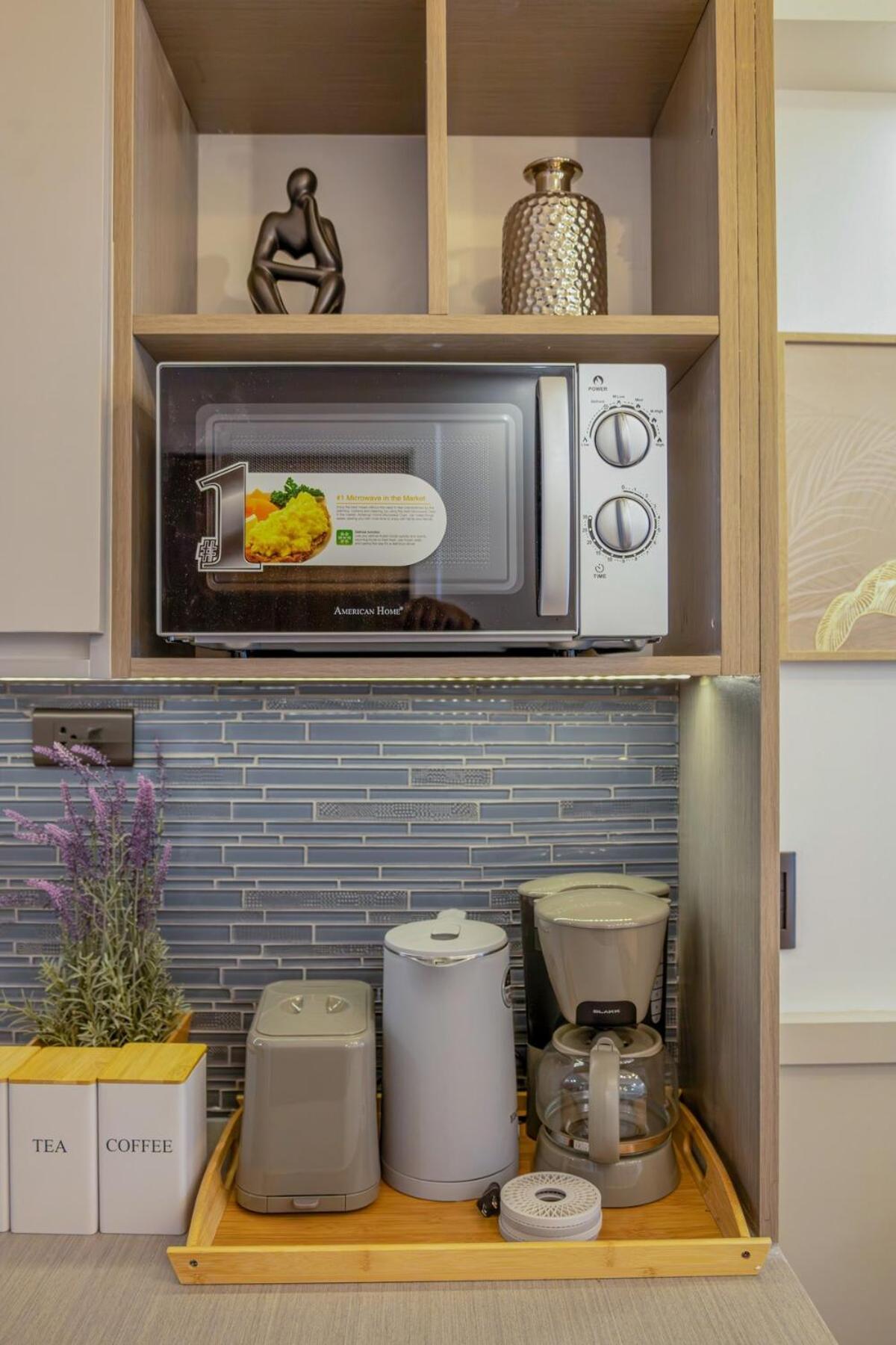 Stylish Luxe 1 Bedroom Near Naia - Free High Speed Wifi