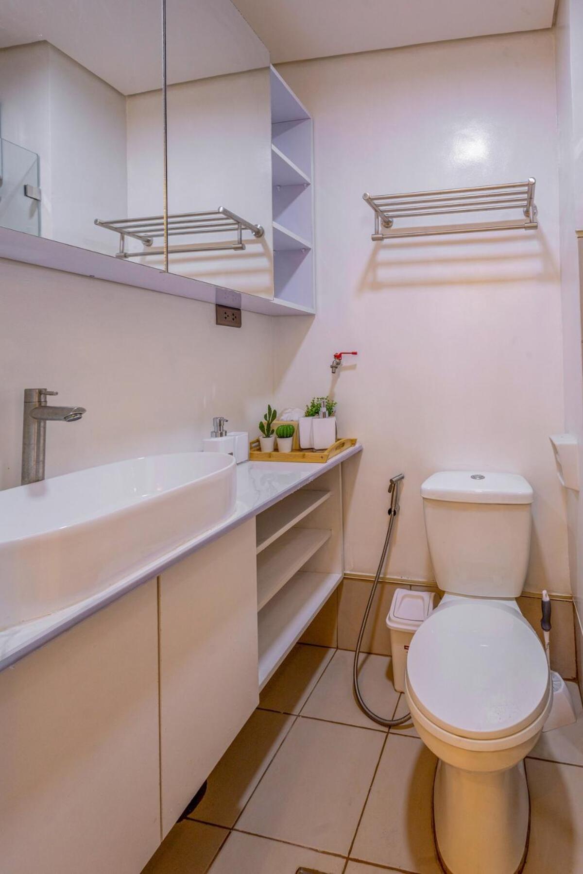 Stylish Luxe 1 Bedroom Near Naia - Free High Speed Wifi Apartment Manila