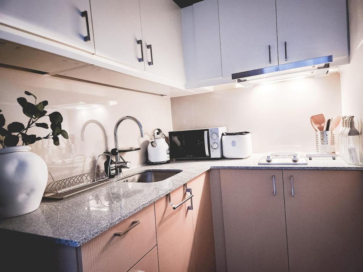 Luxestaysmnl Cozy Japandi Netflx Pool 400mbps Apartment