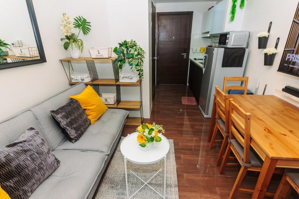 Urban Charm Cozy Meet 60 Air Swim Gym Park 300mb Apartment Manila