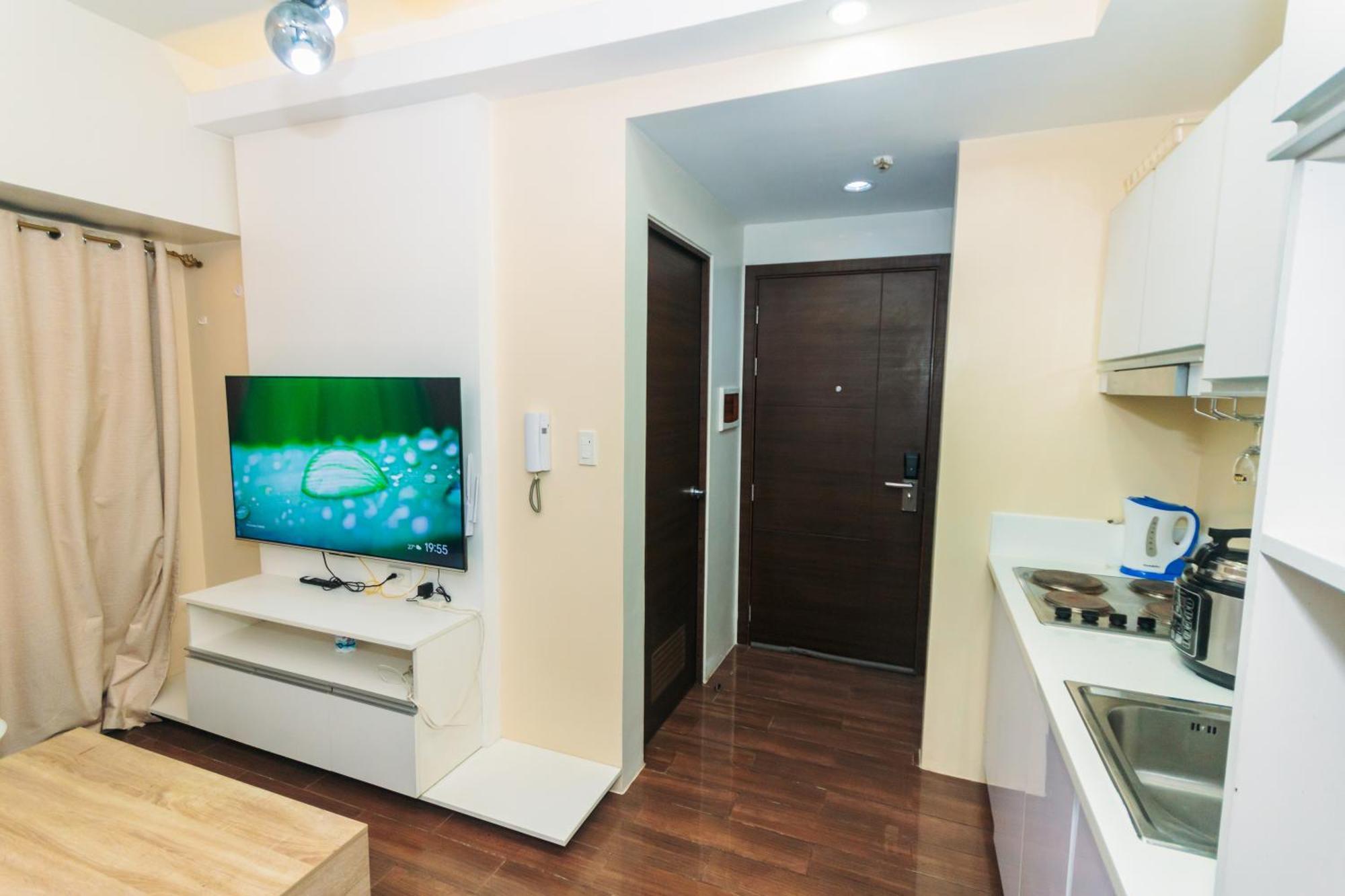 2 Bedroom Air Makati Penthouse Swimgym 300netflix 5249 Apartment *