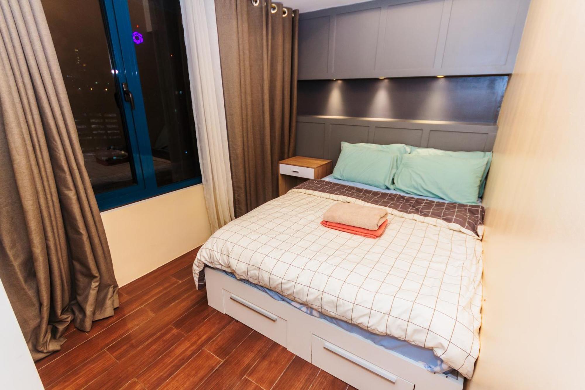 Apartment 2 Bedroom Air Makati Penthouse Swimgym 300netflix 5249 *