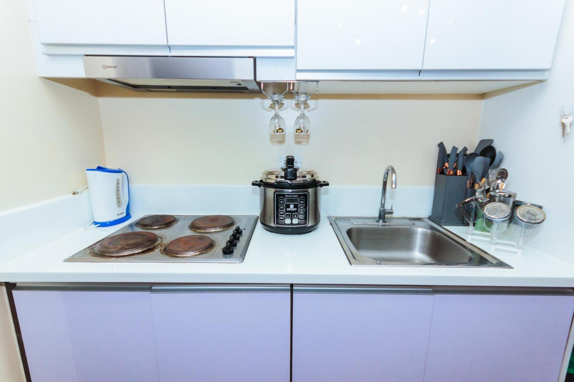2 Bedroom Air Makati Penthouse Swimgym 300netflix 5249 Manila
