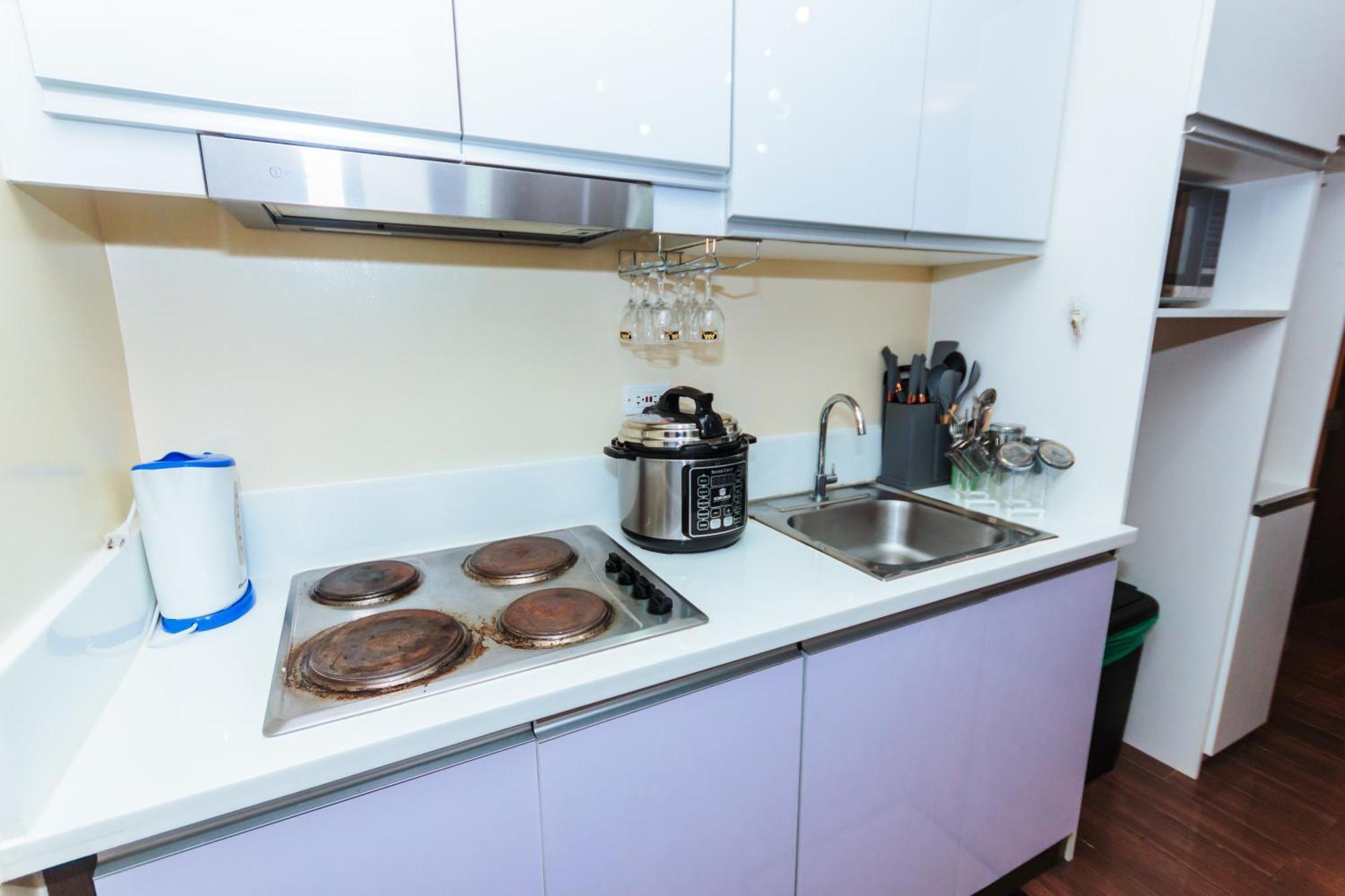 Apartment 2 Bedroom Air Makati Penthouse Swimgym 300netflix 5249 *