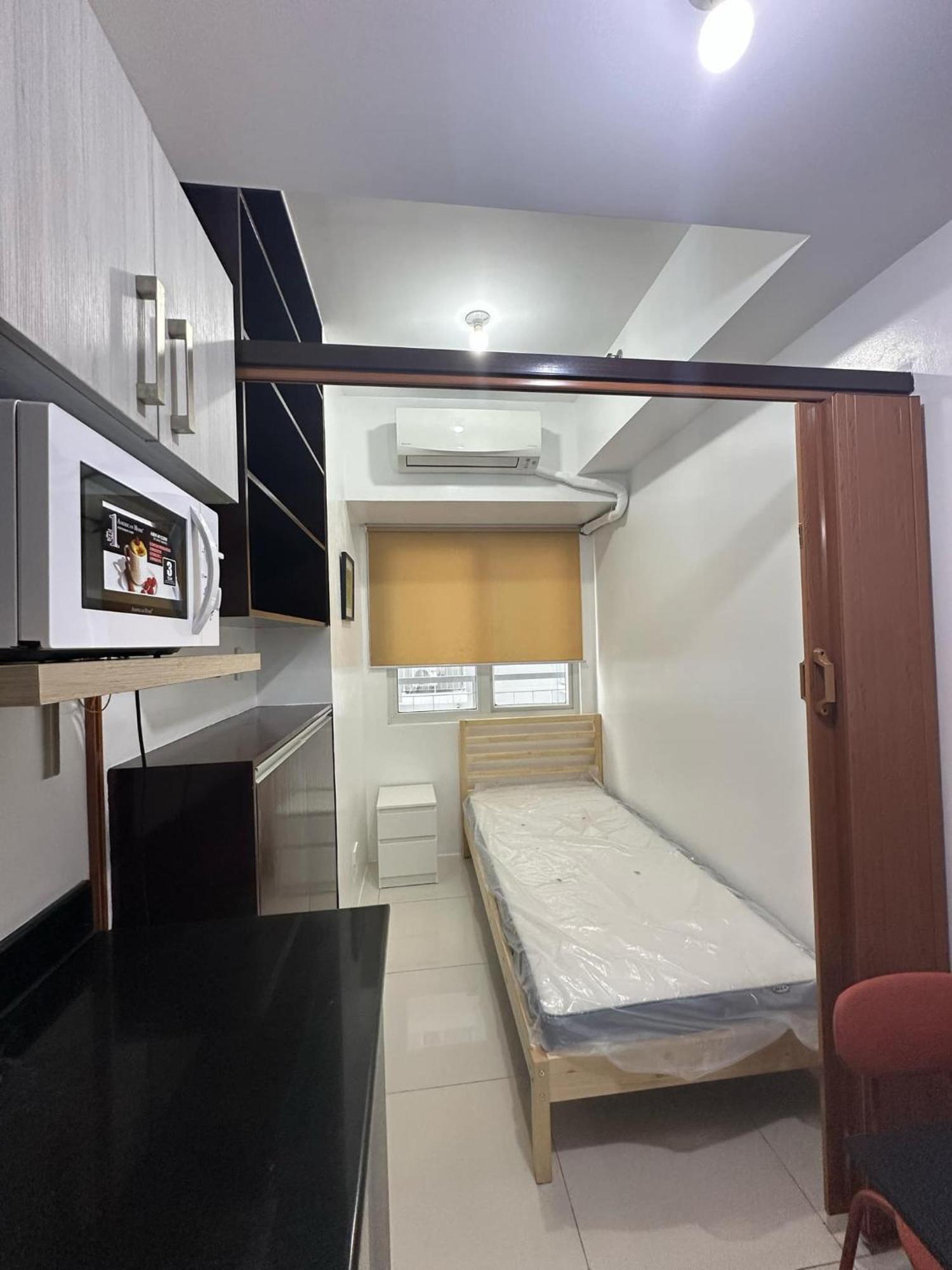 Unit In Green Residences Taft Next To De La Salle University Apartment
