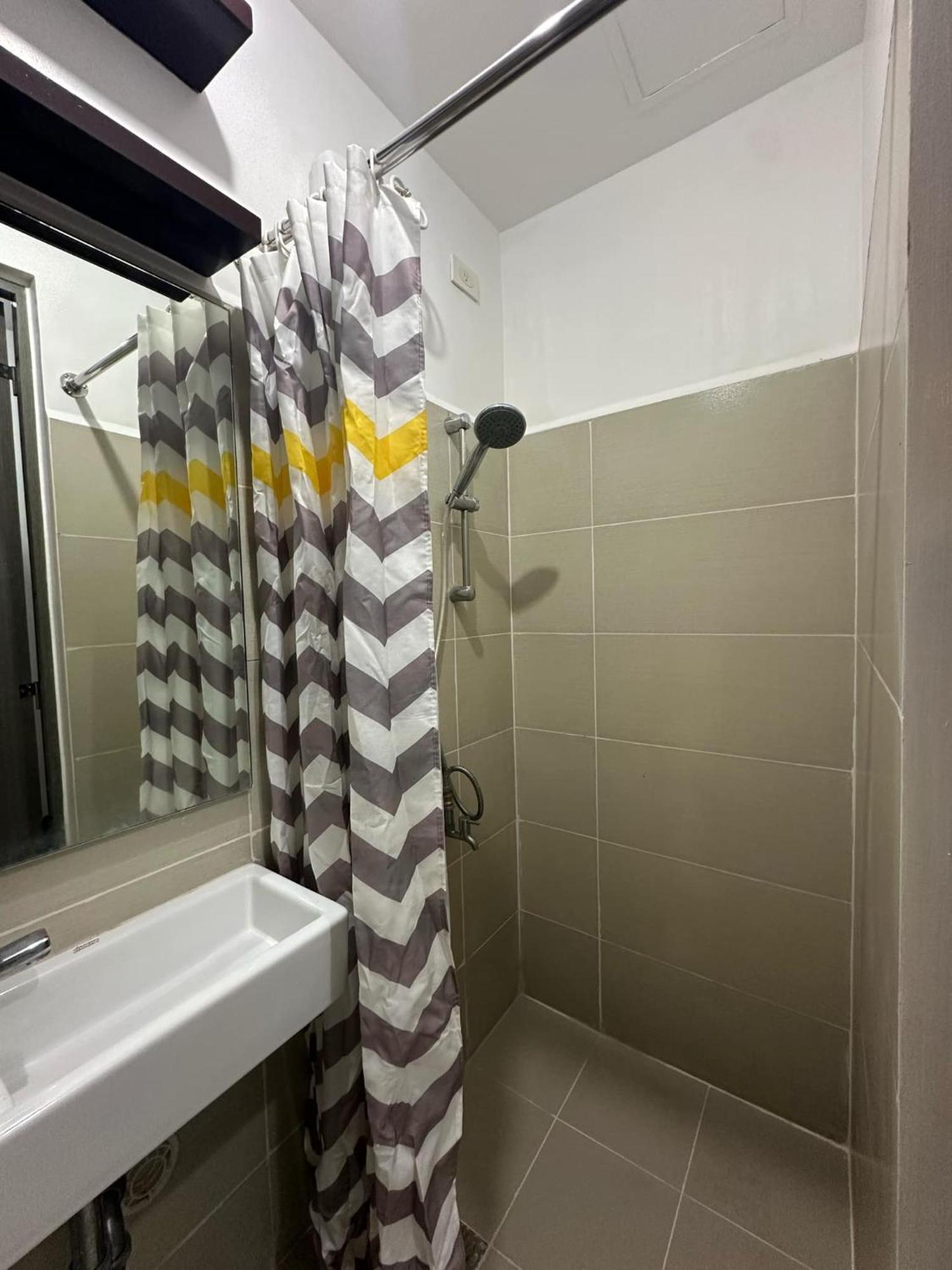 Apartment Unit In Green Residences Taft Next To De La Salle University