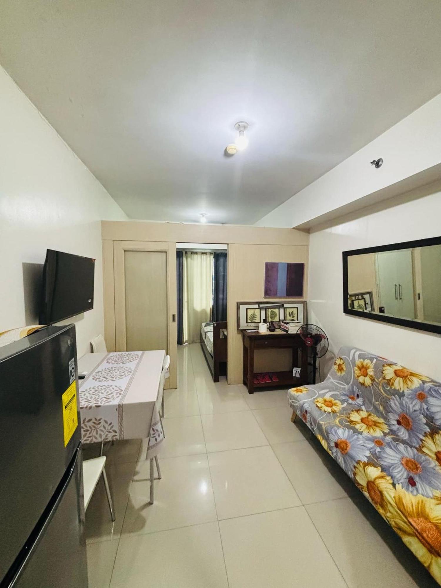 Sea By Lyzel Flores Apartment *