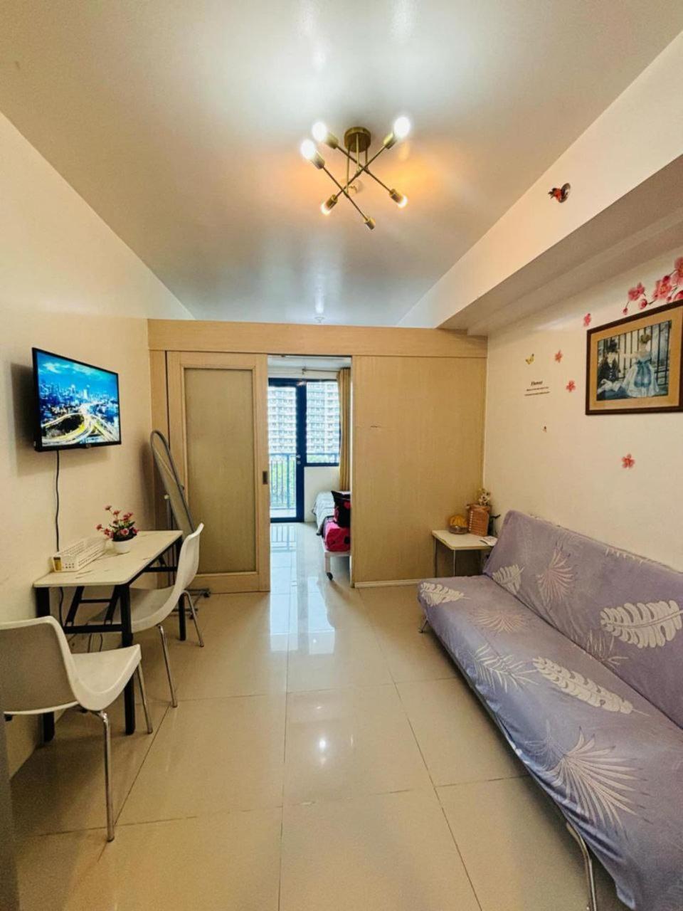Sea By Lyzel Flores Apartment Manila